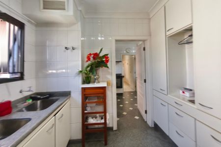Apartamento à venda com 245m², 5 quartos e 4 vagasÁrea de Serviço