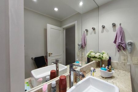 Apartamento à venda com 245m², 5 quartos e 4 vagasBanheiro Suíte 2