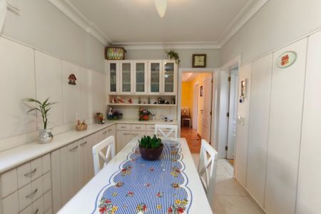 Apartamento à venda com 245m², 5 quartos e 4 vagasCopa