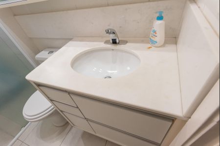 Apartamento à venda com 110m², 4 quartos e 2 vagas Apartamento à venda com 110m², 4 quartos e 2 vagasBanheiro