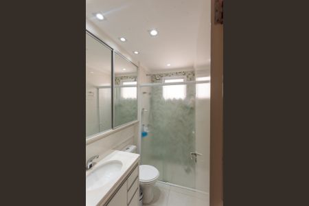 Apartamento à venda com 110m², 4 quartos e 2 vagas Apartamento à venda com 110m², 4 quartos e 2 vagasBanheiro da Suíte 2