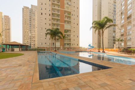 Apartamento à venda com 110m², 4 quartos e 2 vagas Apartamento à venda com 110m², 4 quartos e 2 vagasÁrea comum - Piscina