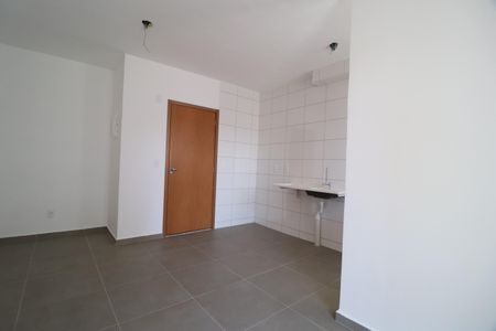 Sala de apartamento para alugar com 2 quartos, 44m² em Morada da Colina, Uberlândia