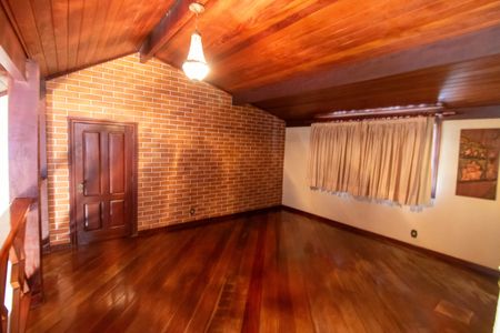 Casa de condomínio à venda com 190m², 3 quartos e 2 vagas Casa de condomínio à venda com 190m², 3 quartos e 2 vagasMezanino