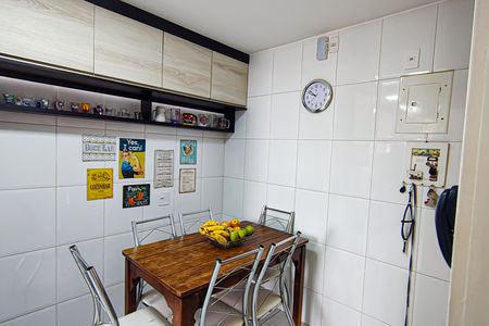 Apartamento à venda com 74m², 3 quartos e 1 vaga Apartamento à venda com 74m², 3 quartos e 1 vagaCozinha e Área de Serviço
