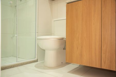 Banheiro de kitnet/studio para alugar com 1 quarto, 27m² em Vila Clementino, São Paulo