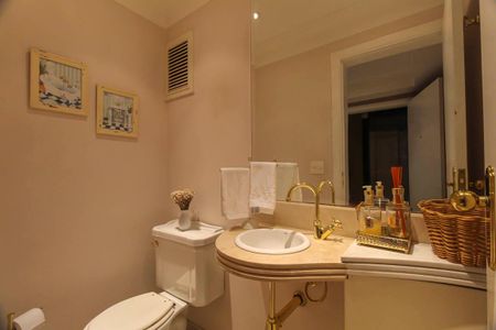 Apartamento à venda com 240m², 4 quartos e 4 vagasLavabo da Sala de Jantar