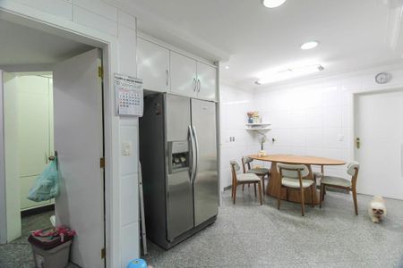 Apartamento à venda com 240m², 4 quartos e 4 vagasCozinha