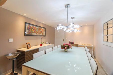 Apartamento à venda com 240m², 4 quartos e 4 vagasSala de Jantar