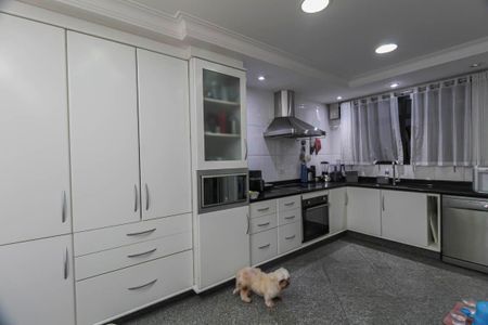Apartamento à venda com 240m², 4 quartos e 4 vagasCozinha