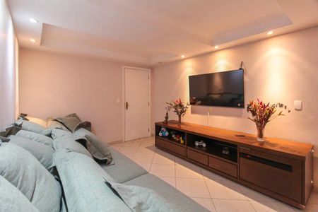 Apartamento à venda com 240m², 4 quartos e 4 vagasSala de TV
