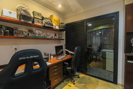 Apartamento à venda com 240m², 4 quartos e 4 vagasSuíte 4