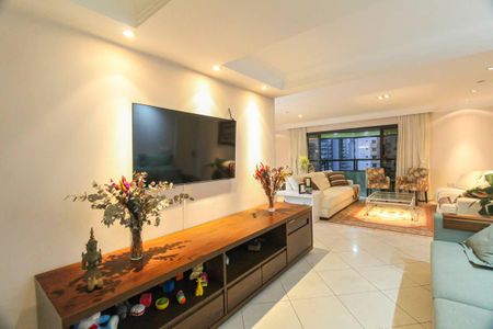 Apartamento à venda com 240m², 4 quartos e 4 vagasSala de TV