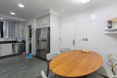 Apartamento à venda com 240m², 4 quartos e 4 vagasCozinha