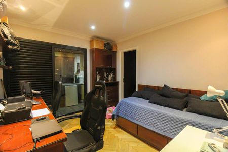 Apartamento à venda com 240m², 4 quartos e 4 vagasSuíte 4