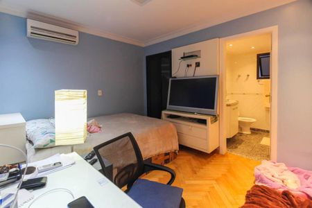 Apartamento à venda com 240m², 4 quartos e 4 vagasSuíte 2