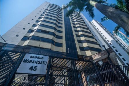 Apartamento à venda com 240m², 4 quartos e 4 vagasFachada e portaria