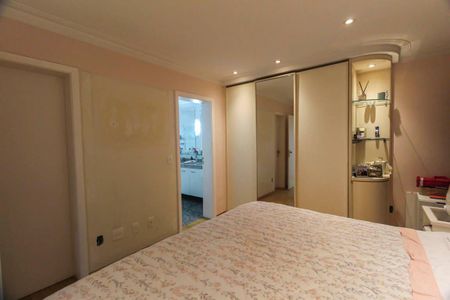 Apartamento à venda com 240m², 4 quartos e 4 vagasSuíte 1