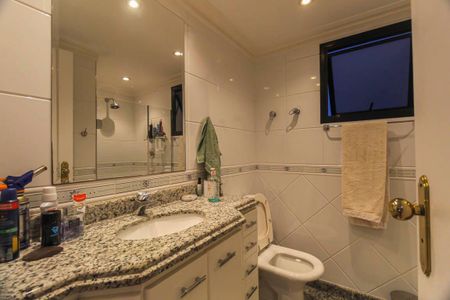 Apartamento à venda com 240m², 4 quartos e 4 vagasBanheiro da Suíte 2