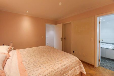 Apartamento à venda com 240m², 4 quartos e 4 vagasSuíte 1