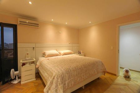 Apartamento à venda com 240m², 4 quartos e 4 vagasSuíte 1