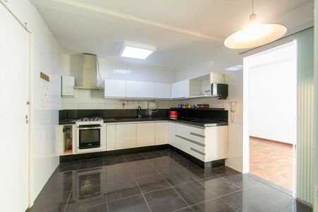 Apartamento para alugar com 140m², 2 quartos e 1 vaga Apartamento para alugar com 140m², 2 quartos e 1 vagaCozinha