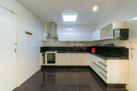 Apartamento para alugar com 140m², 2 quartos e 1 vaga Apartamento para alugar com 140m², 2 quartos e 1 vagaCozinha