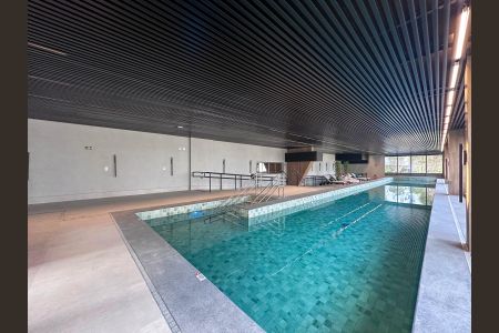 Studio à venda com 30m², 0 quarto e sem vaga Studio à venda com 30m², 0 quarto e sem vagaÁrea comum - Piscina Coberta