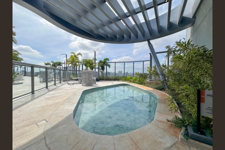 Studio à venda com 30m², 0 quarto e sem vaga Studio à venda com 30m², 0 quarto e sem vagaÁrea comum - Piscina