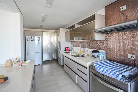 Apartamento à venda com 215m², 3 quartos e 4 vagasCozinha