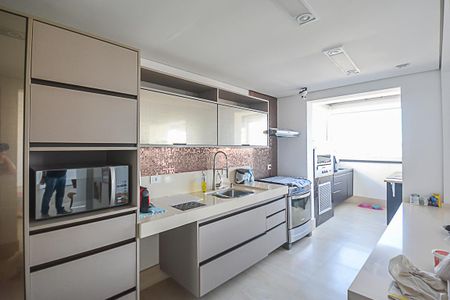 Apartamento à venda com 215m², 3 quartos e 4 vagasCozinha