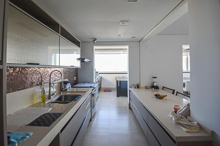 Apartamento à venda com 215m², 3 quartos e 4 vagasCozinha