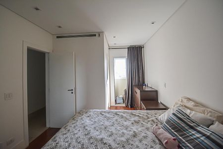 Apartamento à venda com 215m², 3 quartos e 4 vagasSuíte 1