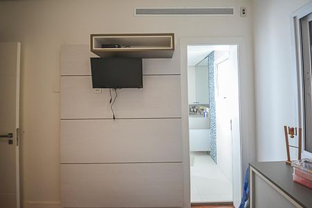 Apartamento à venda com 215m², 3 quartos e 4 vagasSuíte 2