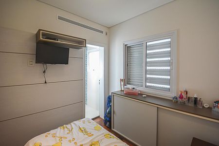 Apartamento à venda com 215m², 3 quartos e 4 vagasSuíte 2