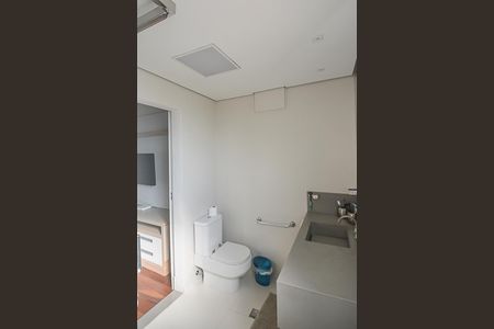 Apartamento à venda com 215m², 3 quartos e 4 vagasBanheiro da Suíte 2