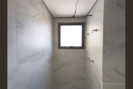 Apartamento à venda com 258m², 3 quartos e 2 vagas Apartamento à venda com 258m², 3 quartos e 2 vagasBanheiro da Suíte 1