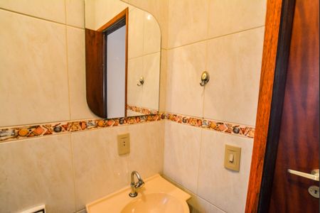 Casa à venda com 205m², 3 quartos e 3 vagas Casa à venda com 205m², 3 quartos e 3 vagasBanheiro da Suíte 1