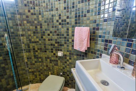 Casa à venda com 205m², 3 quartos e 3 vagas Casa à venda com 205m², 3 quartos e 3 vagasBanheiro da Suíte 2