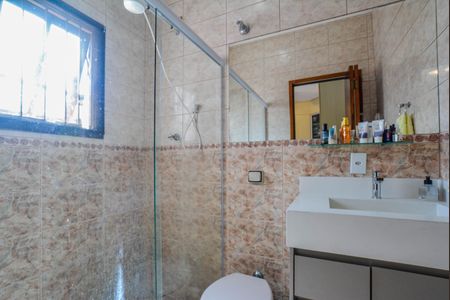 Casa à venda com 205m², 3 quartos e 3 vagas Casa à venda com 205m², 3 quartos e 3 vagasBanheiro da Suíte 3