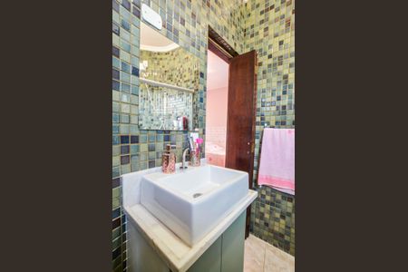 Casa à venda com 205m², 3 quartos e 3 vagas Casa à venda com 205m², 3 quartos e 3 vagasBanheiro da Suíte 2