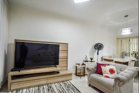 Casa à venda com 205m², 3 quartos e 3 vagas Casa à venda com 205m², 3 quartos e 3 vagasSala