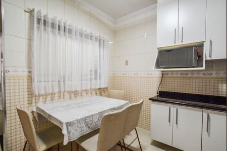 Casa à venda com 205m², 3 quartos e 3 vagas Casa à venda com 205m², 3 quartos e 3 vagasCopa