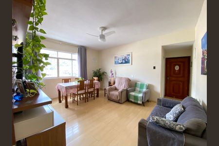 Apartamento à venda com 93m², 3 quartos e 1 vaga Apartamento à venda com 93m², 3 quartos e 1 vagaSala