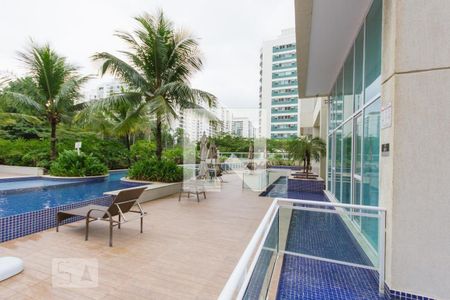 Apartamento à venda com 72m², 2 quartos e 1 vaga Apartamento à venda com 72m², 2 quartos e 1 vagaÁrea comum - Piscina