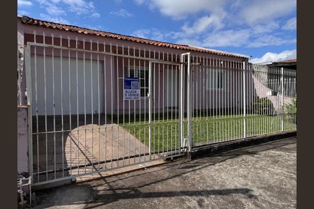 Casa à venda com 100m², 2 quartos e 2 vagas Casa à venda com 100m², 2 quartos e 2 vagasFachada