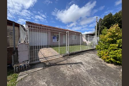 Casa à venda com 100m², 2 quartos e 2 vagas Casa à venda com 100m², 2 quartos e 2 vagasFachada