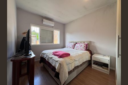 Casa à venda com 100m², 2 quartos e 2 vagas Casa à venda com 100m², 2 quartos e 2 vagasQuarto 1