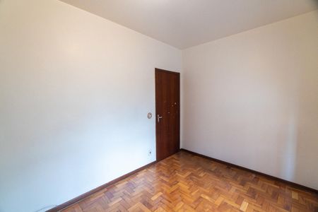 Casa à venda com 200m², 3 quartos e 3 vagas Casa à venda com 200m², 3 quartos e 3 vagasQuarto 2