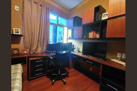 Apartamento à venda com 130m², 4 quartos e 1 vaga